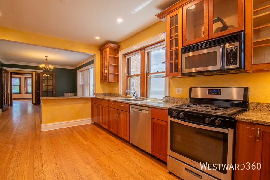 Primary Photo - 5944 N Artesian Ave