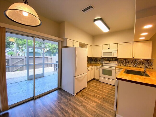 Foto del edificio - 2725 Penzance St