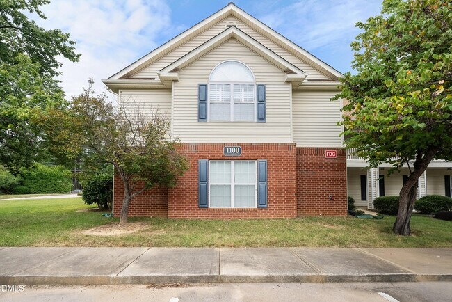 Building Photo - 1122 Chenille Dr