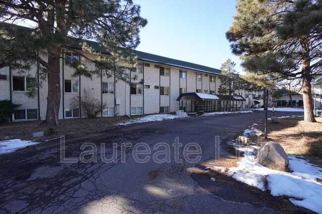 Building Photo - 8826 E Florida Ave