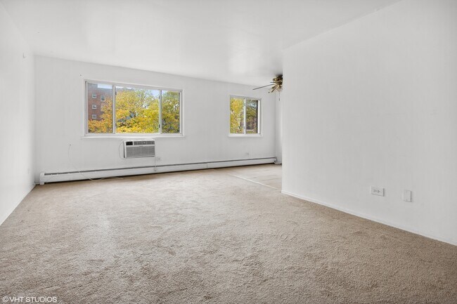 Building Photo - 5100 N Sheridan Rd