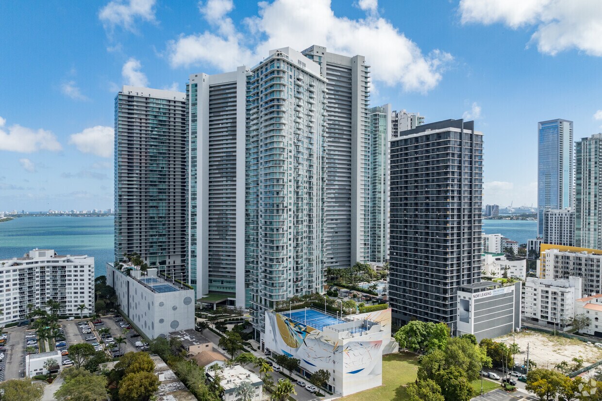 501 NE Calle 31 - Paraiso Bayviews