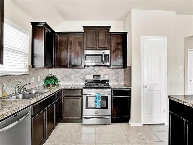 Building Photo - 2208 Jonathan Creek Dr