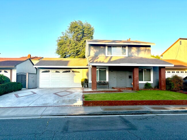 Foto del edificio - 2654 Hillsborough Pl
