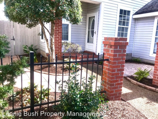 Building Photo - 3 br, 2.5 bath House - 2136 Marina Shores Dr