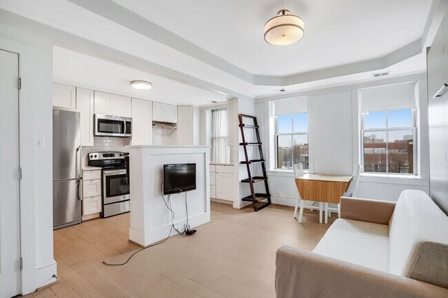 Foto del edificio - 1451 Park Rd NW