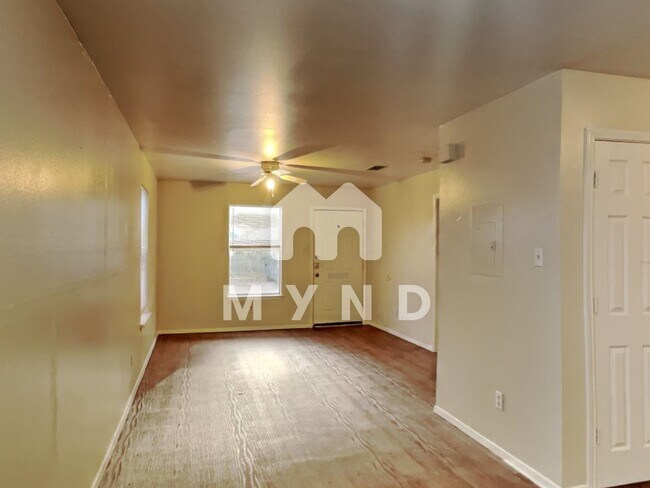 Building Photo - 616 W Martin Luther King Dr Unit 612