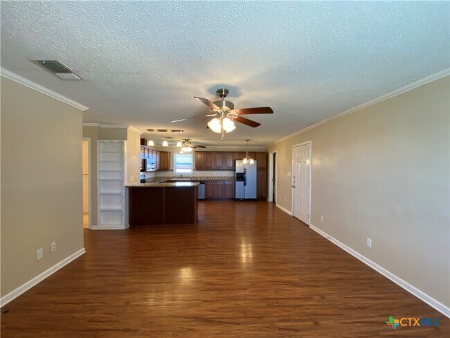Foto del edificio - 1490 W Klein Rd