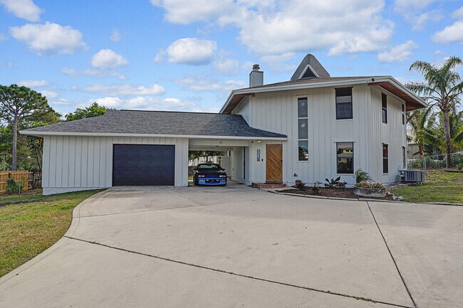 Building Photo - 9752 SE Highborne Way