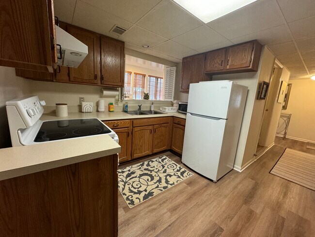 Foto del edificio - 945 E Main St