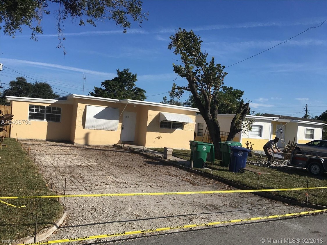 Foto principal - 2213 SW 62nd Ter