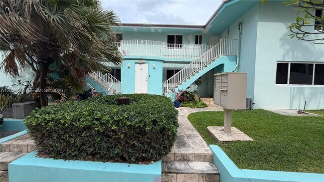 Foto del edificio - 3400 N Surf Rd