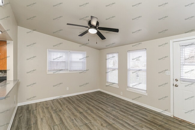 Building Photo - 2001 Wellington Rd