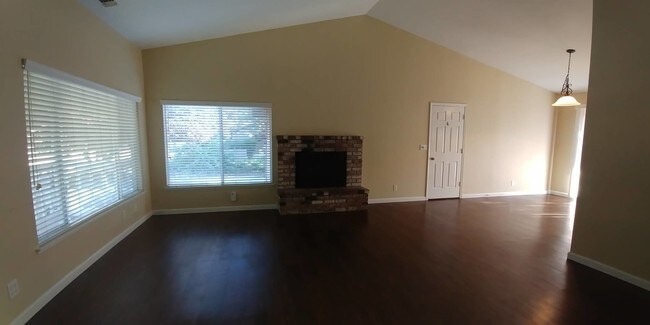 Foto del edificio - 2277 Knollwood Dr