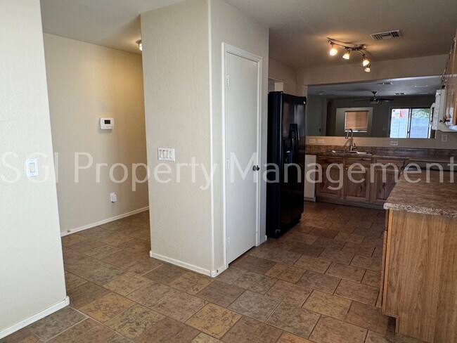 Building Photo - 383 E Anastasia St