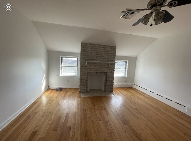 Unfurnished living room - 12 Garfield St