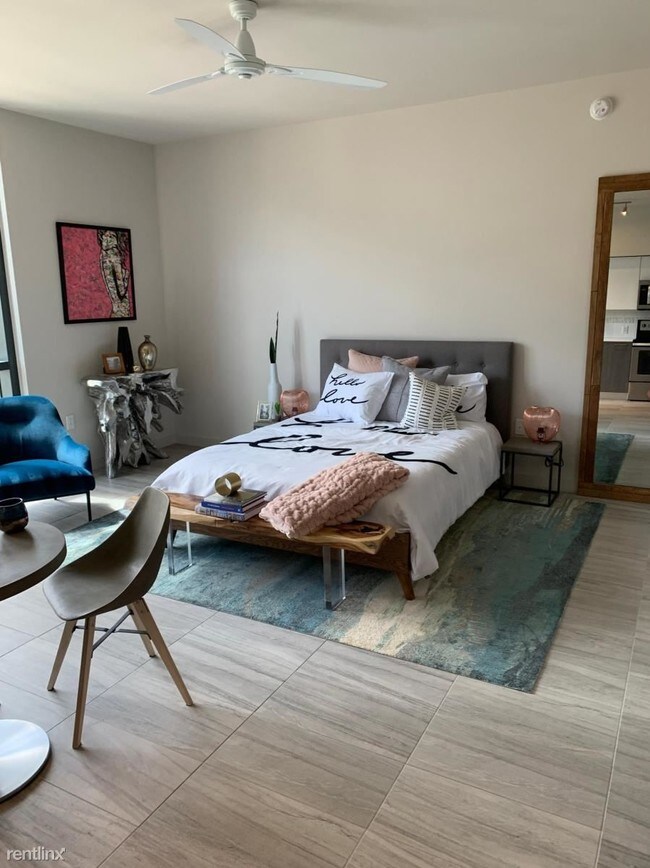 Foto del edificio - Studio, 1 bath  - 708 NE 1st Ave