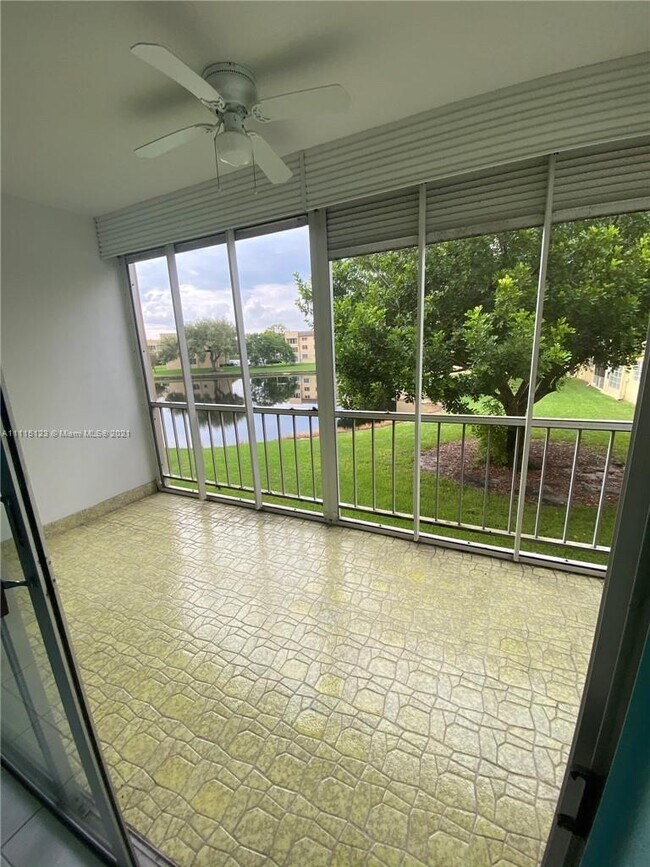 Foto del edificio - 6091 NW 61st Ave