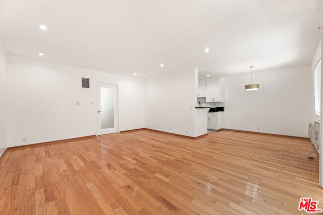 Foto del edificio - 1608 S Bentley Ave