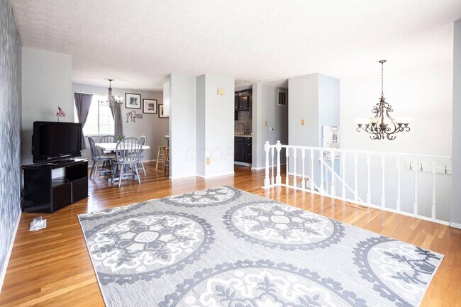 Foto del edificio - 3886 Farm Brook Ln