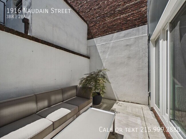 Building Photo - 1916 Naudain St