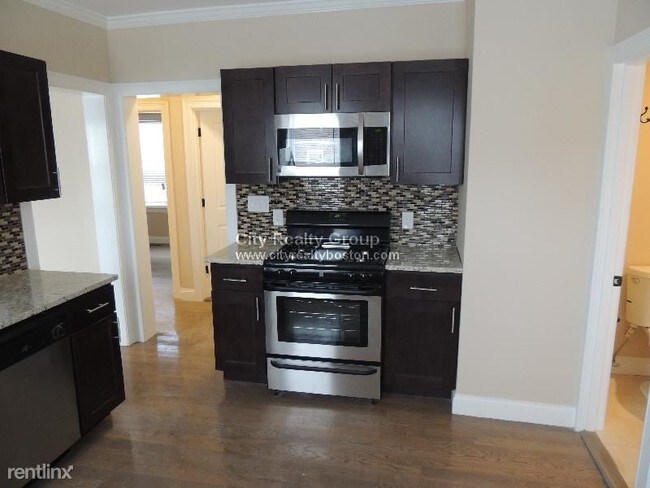 Building Photo - 4 br, 2 bath Apartment - 39 Glen Rd # 2-2