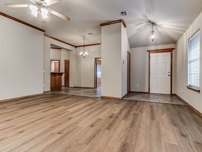 Foto del edificio - Newly Updated Home + Edmond Schools + 4 Bedrooms