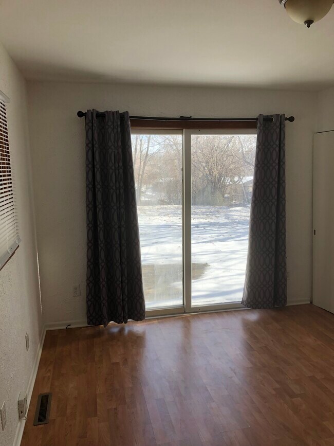 Foto del edificio - 6302 N 103rd St