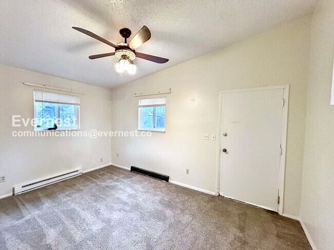 Foto del edificio - 110 W Cheyenne Rd