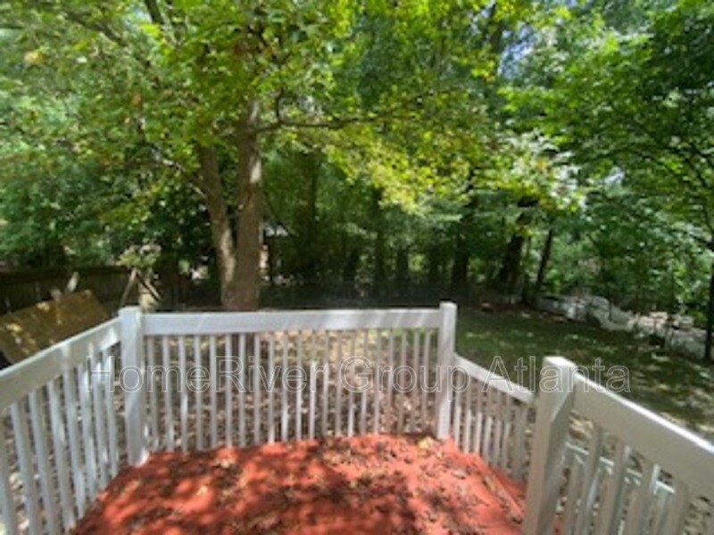 Building Photo - 5779 Hillside Dr NW