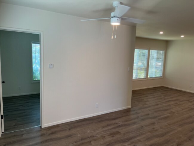 Building Photo - 16424 Denker Ave