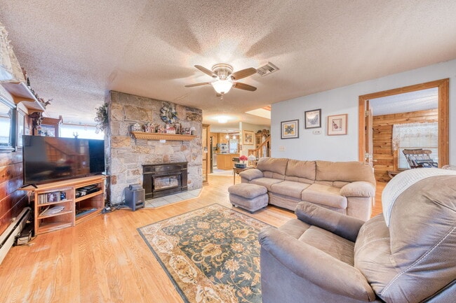 Building Photo - 51 Devaux Rd