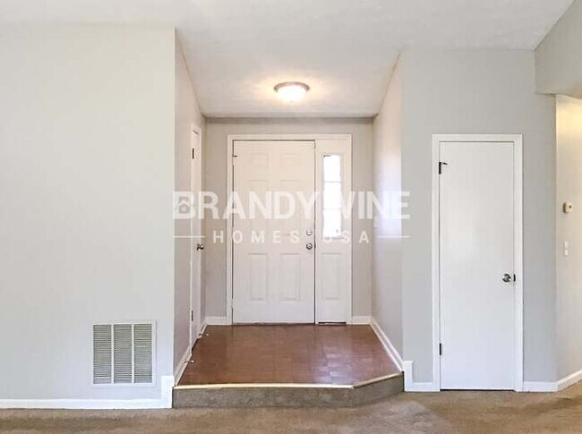 Building Photo - 5900 Homestead Cir