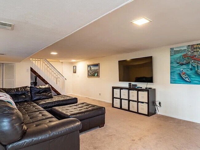 Building Photo - 1134 Waterman Dr