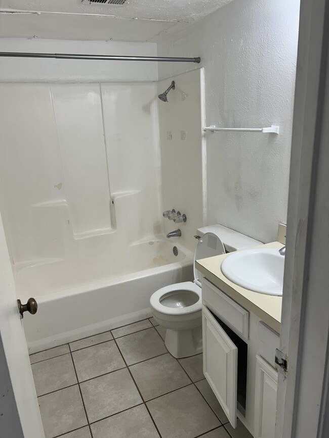 Building Photo - 4560 Chaha Rd