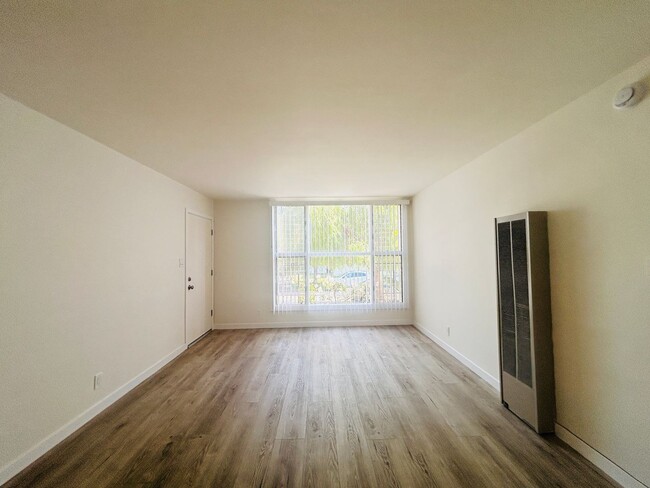 Building Photo - 20th Street Apartments