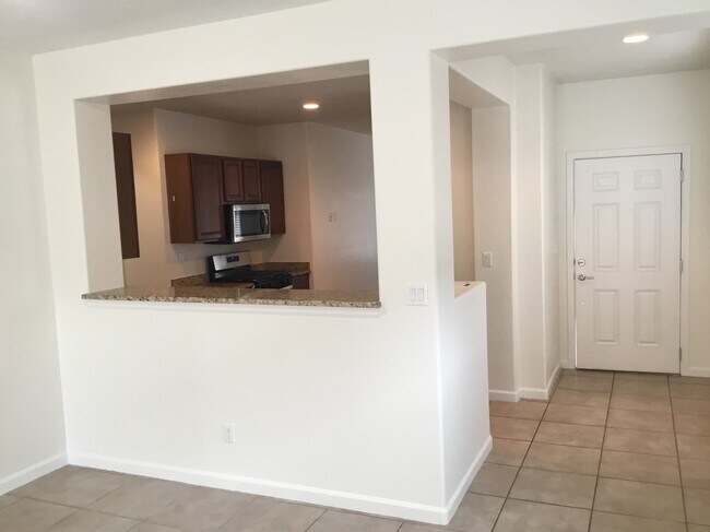 Building Photo - 4007 Piedras Pase Road NE