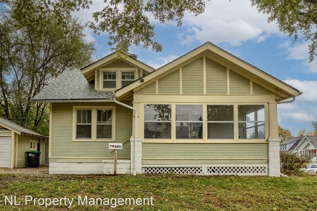 Building Photo - 3 br, 1 bath House - 4801 Fontenelle Boule...