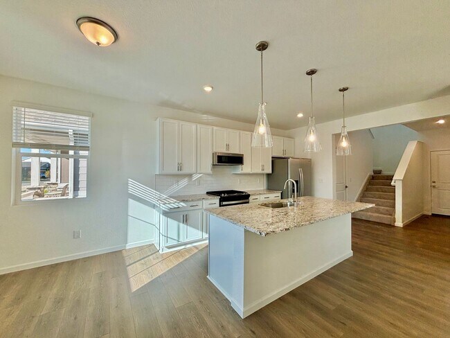 Building Photo - Newly Built Modern 4-Bed, 3-Bath Home in S...