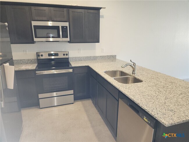 Foto del edificio - 1312 Concord Dr