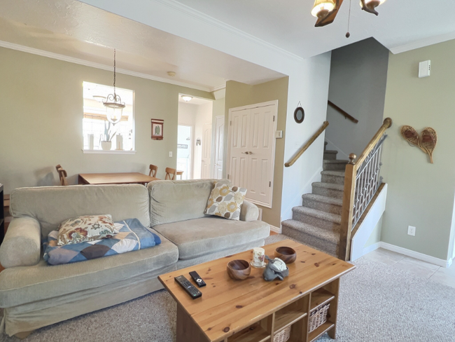 Building Photo - 884 Hamlet Cir S