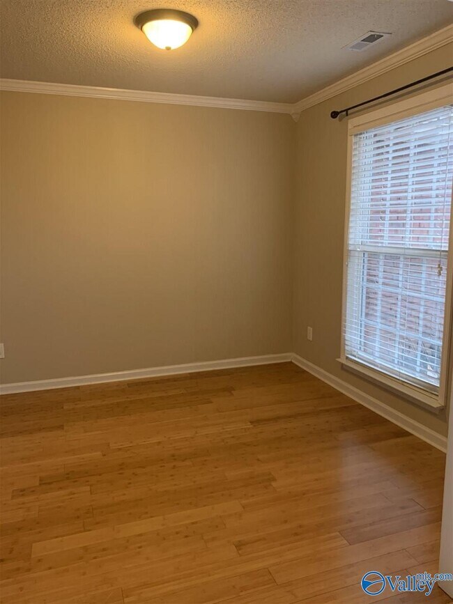 Foto del edificio - 137 Clover Ridge Dr