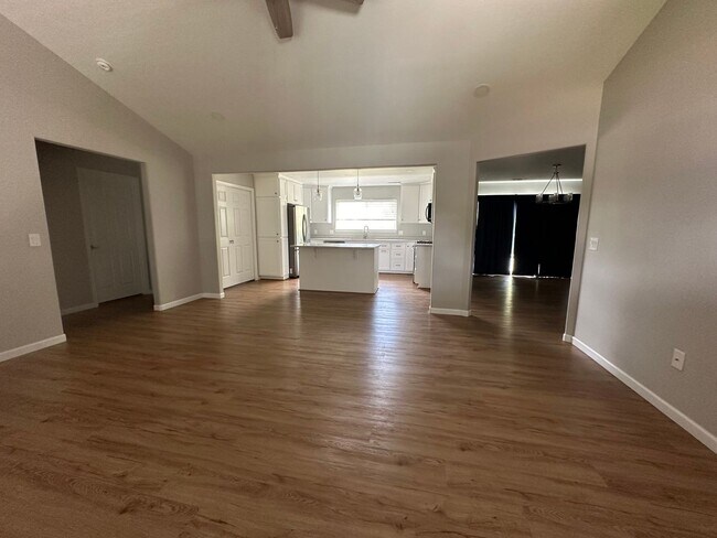 Building Photo - 921 Quail Point Ct