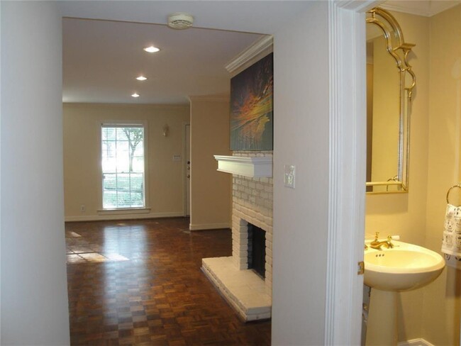 Building Photo - 6301 Del Monte Dr