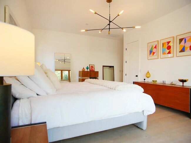 Foto del edificio - 3744 Somerset Dr
