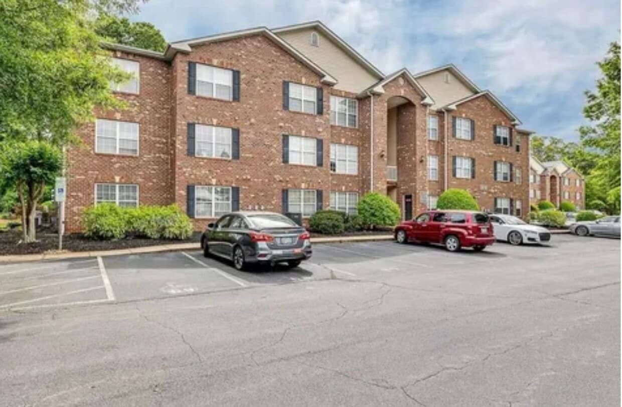 Primary Photo - Wonderful updated 2 bedroom 2 bath condo o...