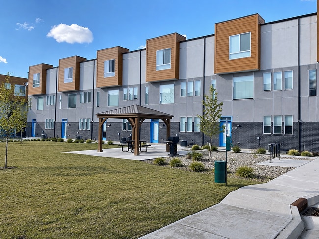 Foto del edificio - Tapestry Townhomes