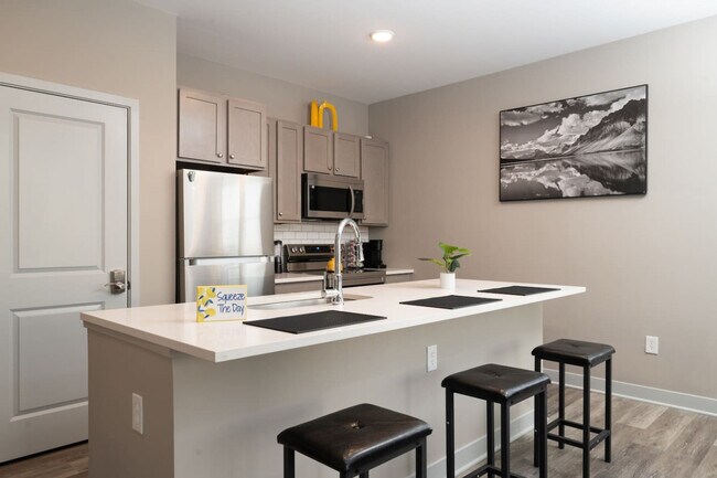 Foto del edificio - 5825 Sunset Wy