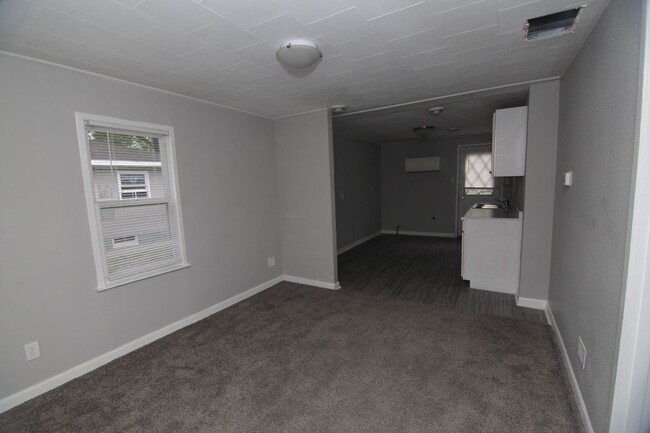 Foto del edificio - Newly Rehabbed 1-Bedroom Home – Pet Friend...