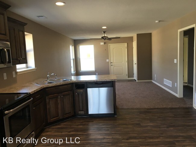 Foto del edificio - 2 br, 2 bath House - 209 E Plum St